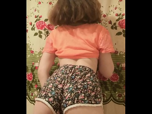❤️ Сексуальна молода красуня знімає шорти на камеру Секс на uk.nicepornphotos.ru ❤